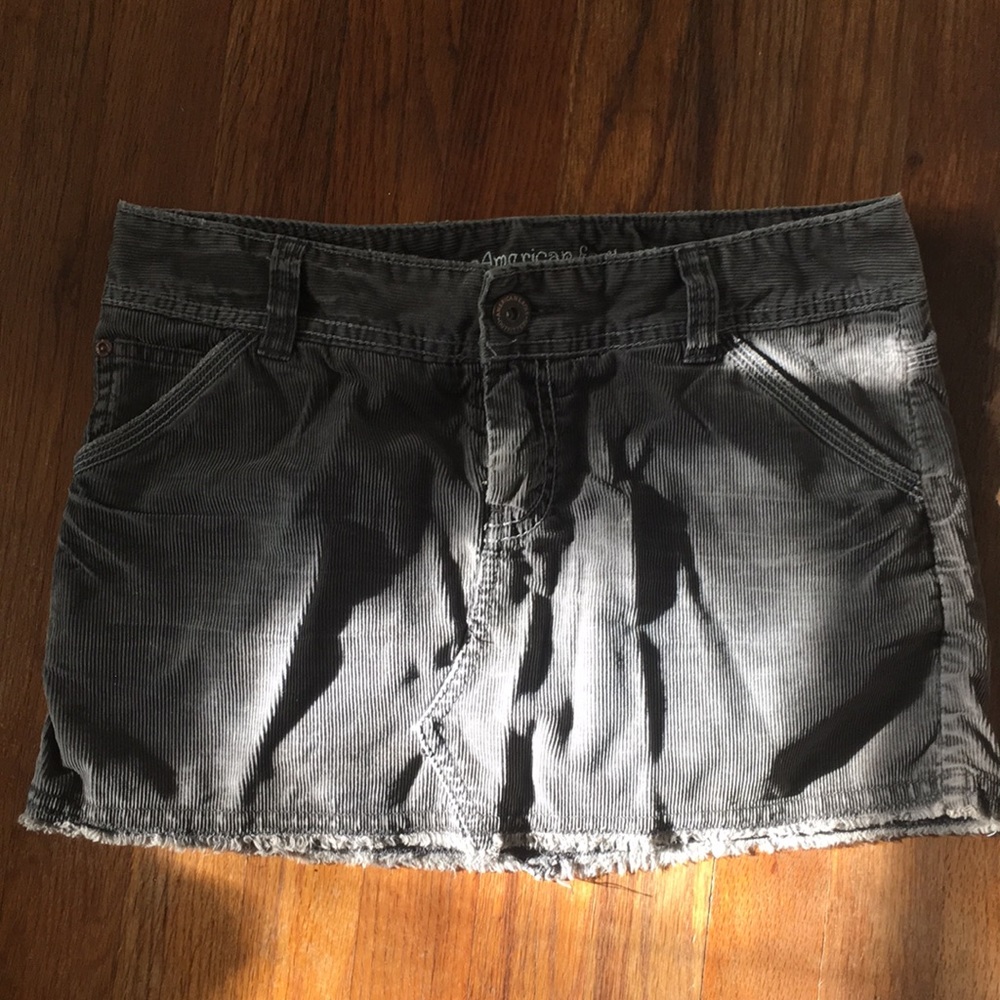 Women’s AE Corduroy skirt, front & back pockets